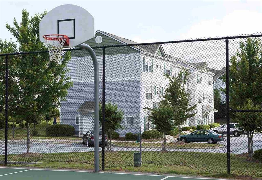 108 University Village Dr Property Photo 4