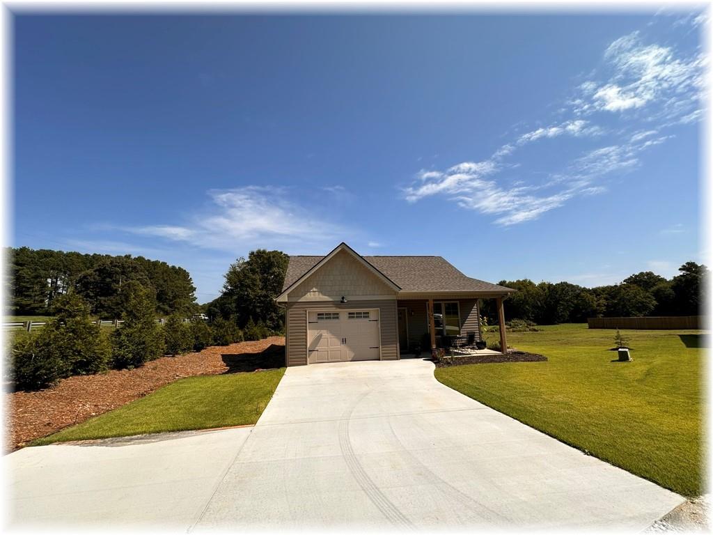 304 Cottage Hill Ct Property Photo 3