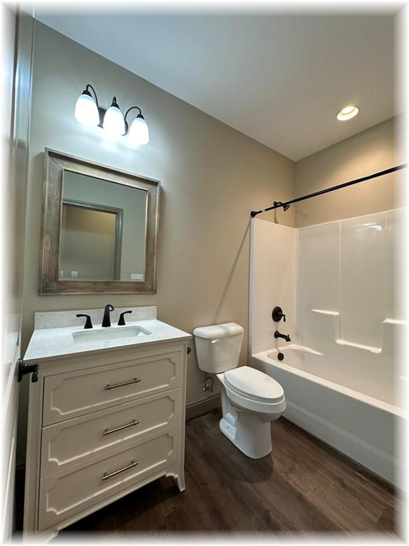 304 Cottage Hill Ct Property Photo 17