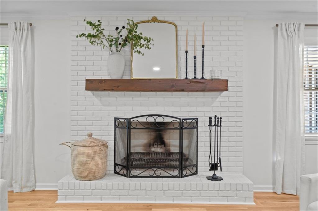 208 W Silverleaf St Property Photo 8