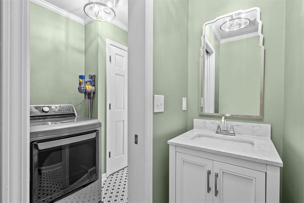 208 W Silverleaf St Property Photo 13