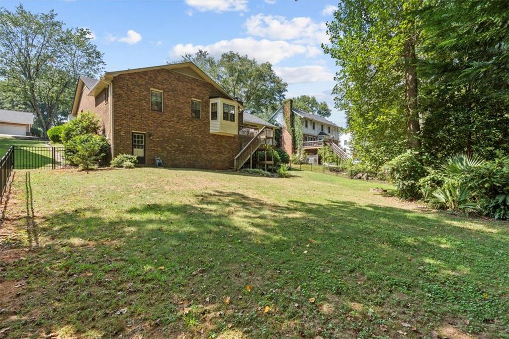 208 W Silverleaf St Property Photo 23