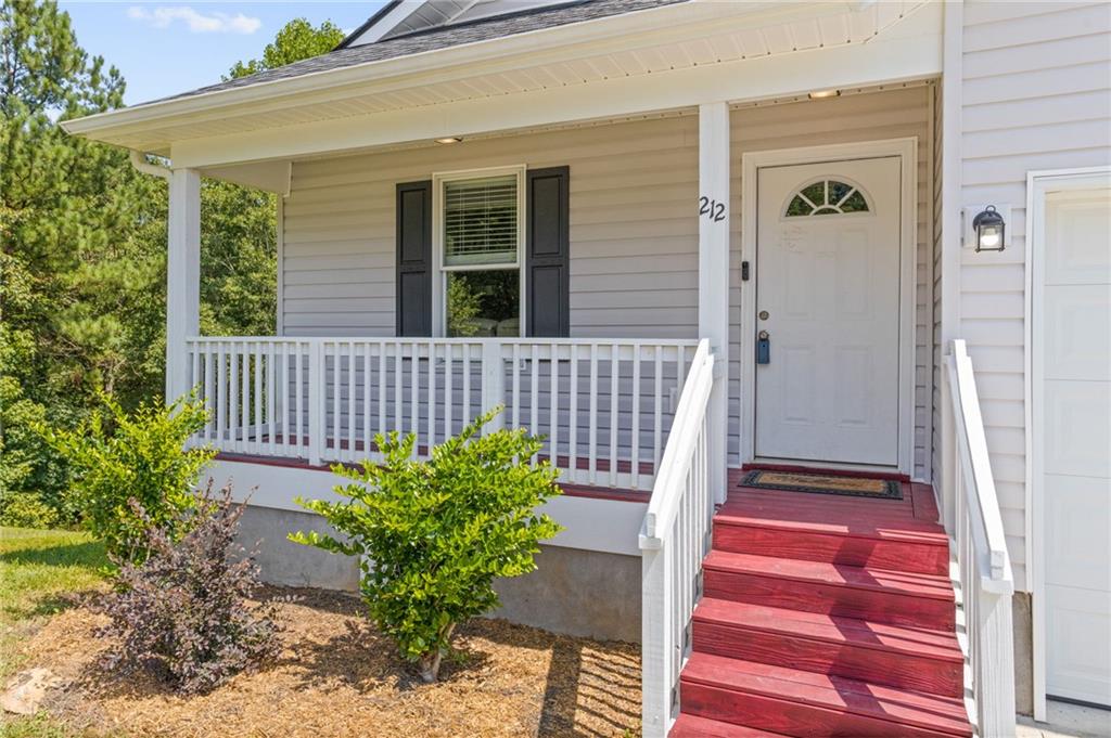 212 Hazel Dr Property Photo 5