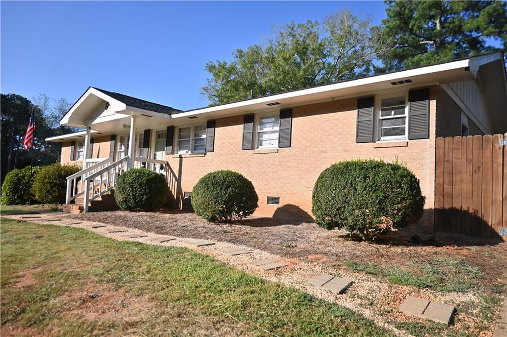 202 Hazelwood Ave Property Photo 4