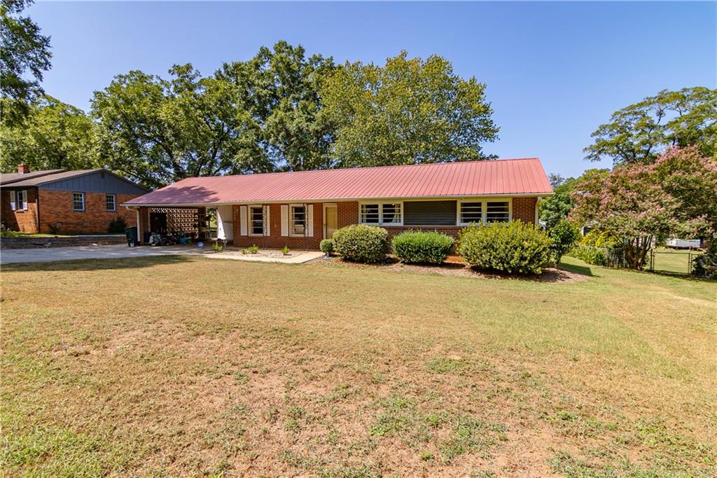 315 Hembree Rd Property Photo 3