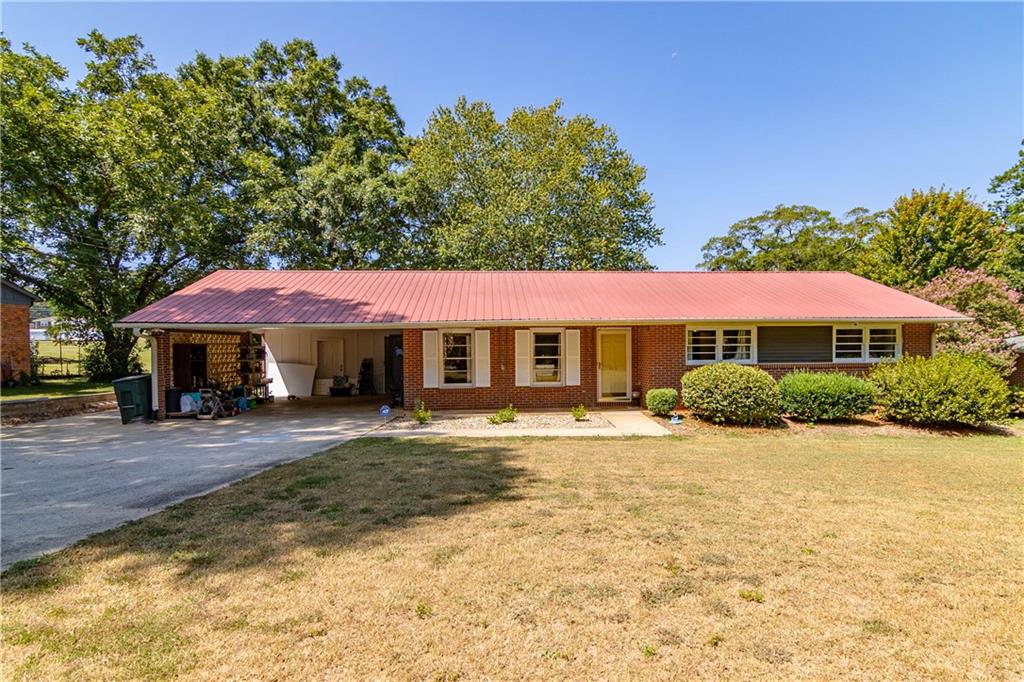 315 Hembree Rd Property Photo 4