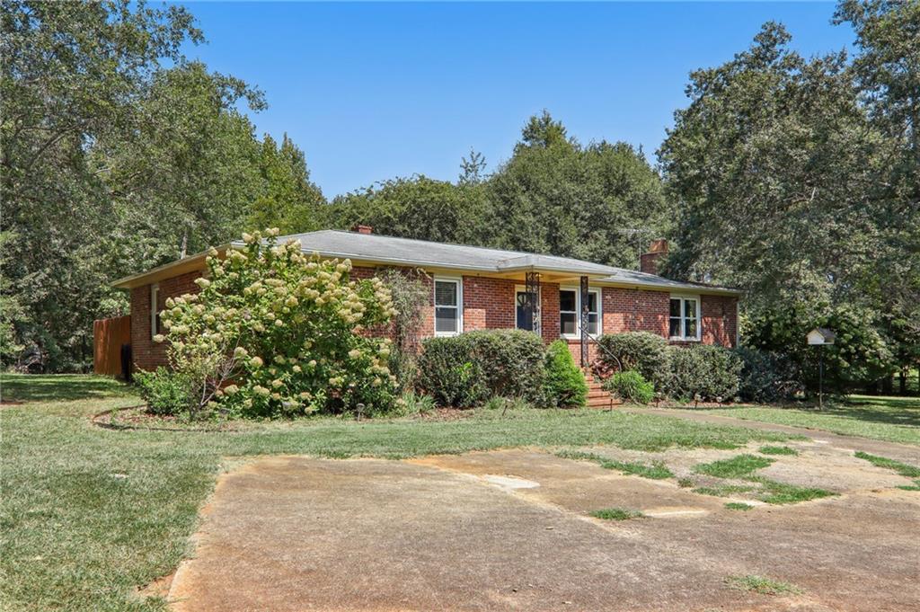613 Farrs Rd Property Photo 1