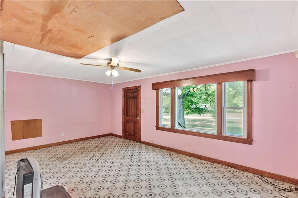 567 Mauldin Lake Rd Property Photo 6