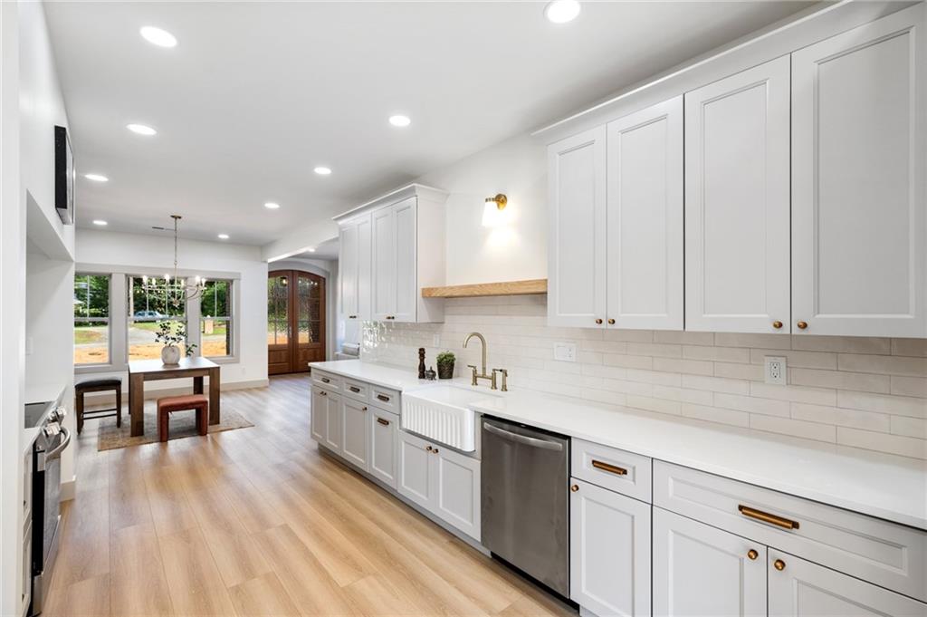 135 Woodley Rd Property Photo 17
