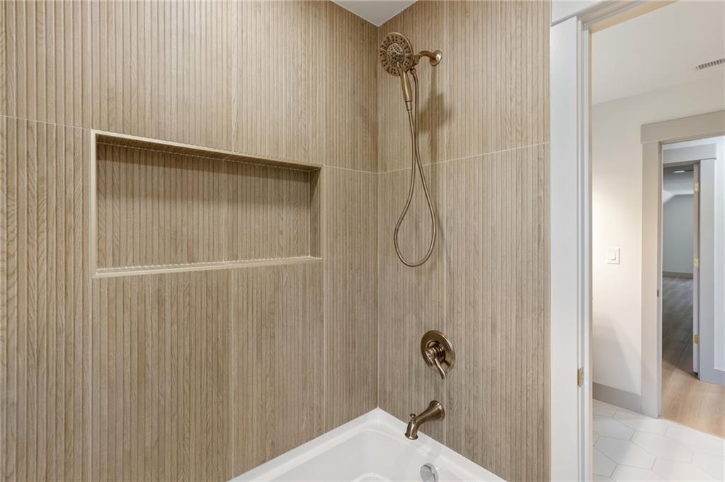 135 Woodley Rd Property Photo 21