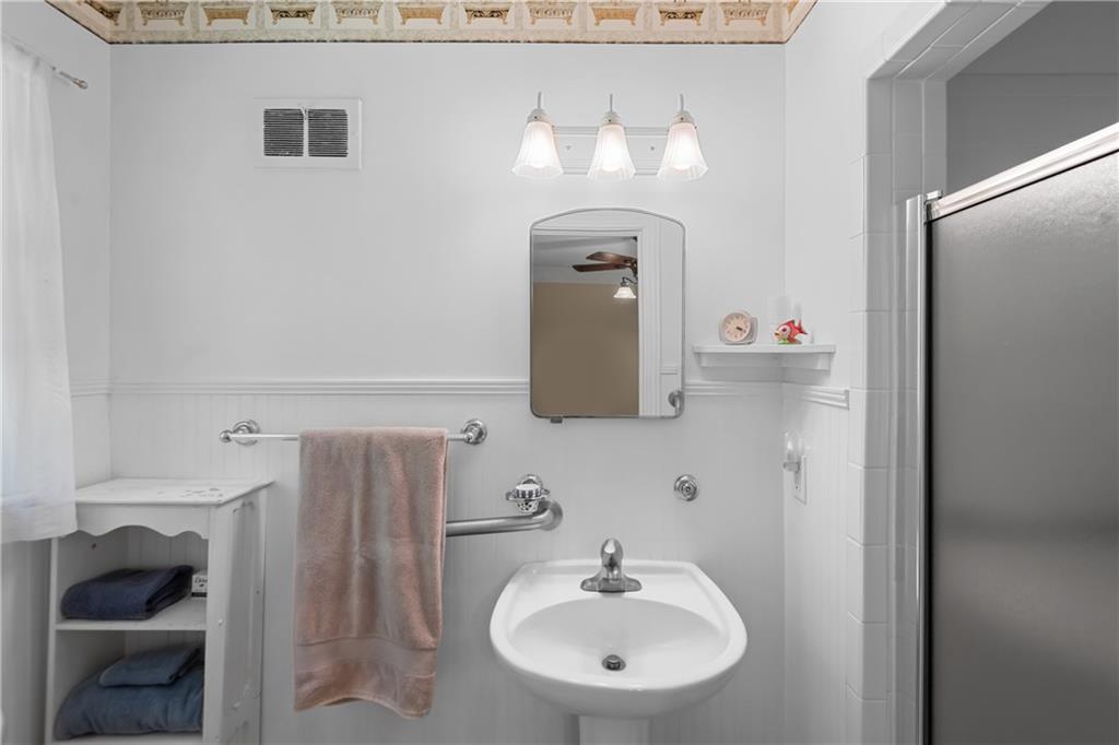 128 Tanglewood Dr Property Photo 23
