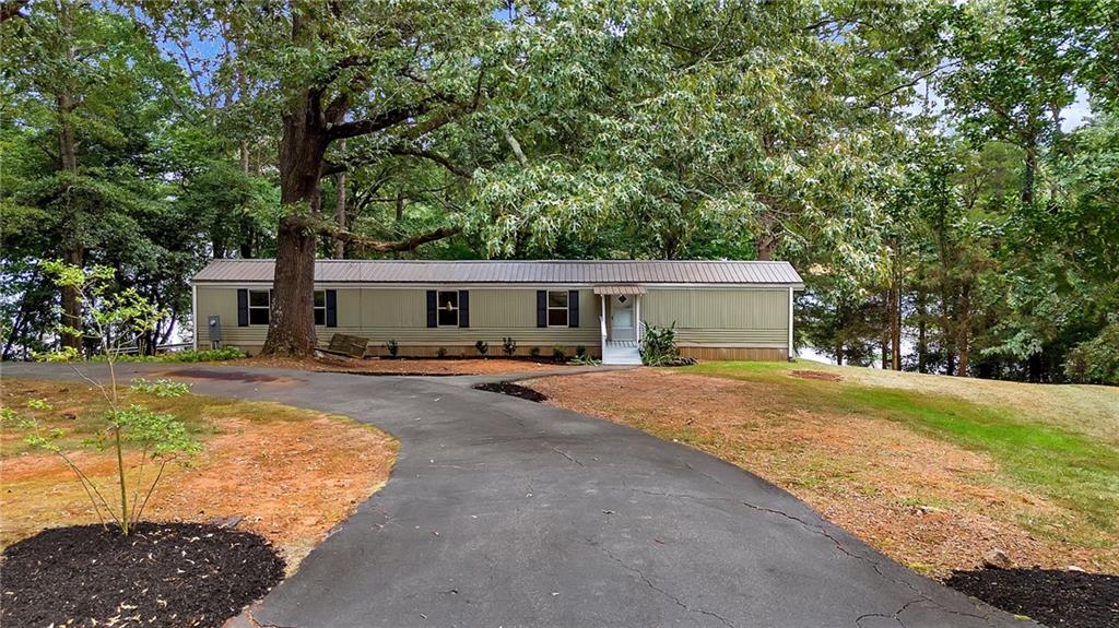 1001 Prater Ln Property Photo 1