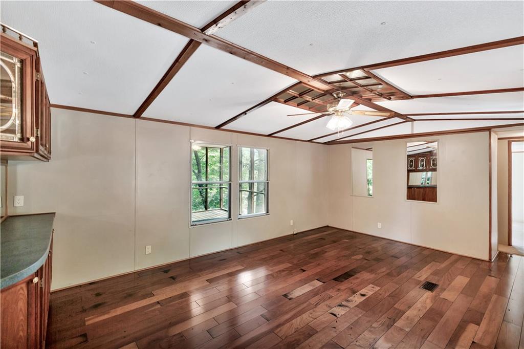 1001 Prater Ln Property Photo 10