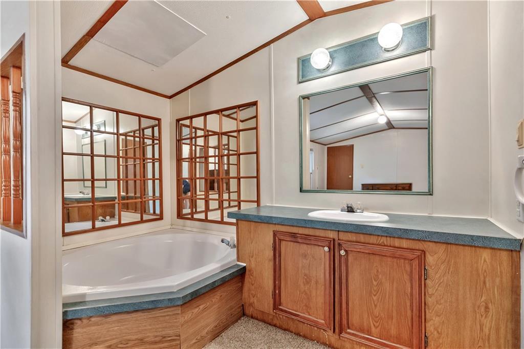 1001 Prater Ln Property Photo 14