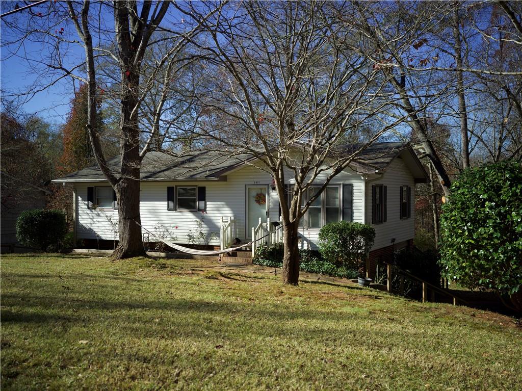 3051 Brookfield Dr Property Photo 1