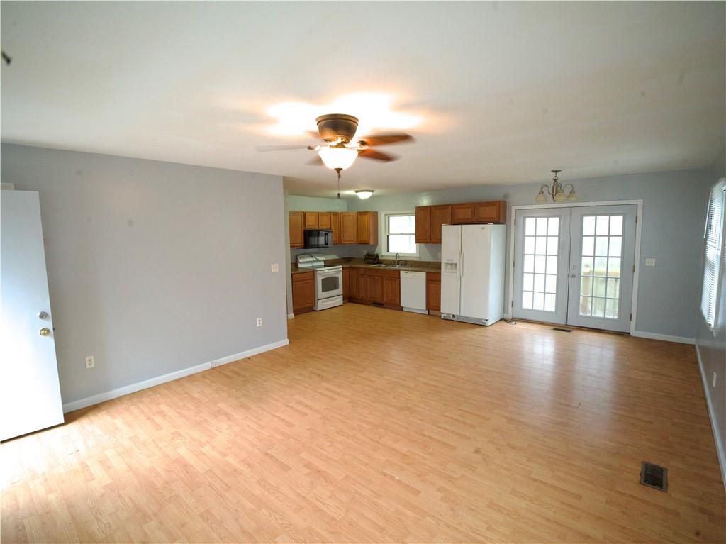 3051 Brookfield Dr Property Photo 3