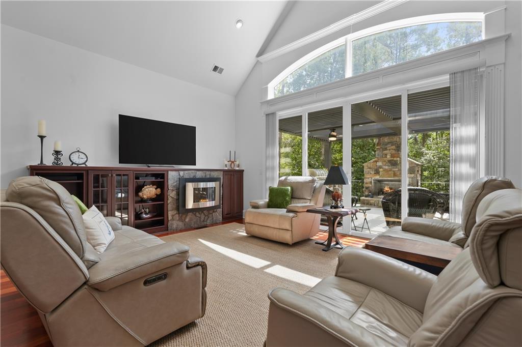 501 Birchbark Ct Property Photo 8