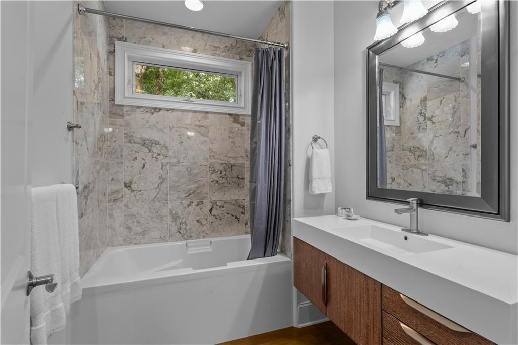 501 Birchbark Ct Property Photo 32