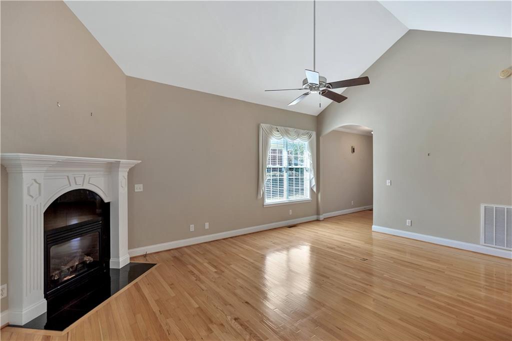 119 Green Chase E Property Photo 6