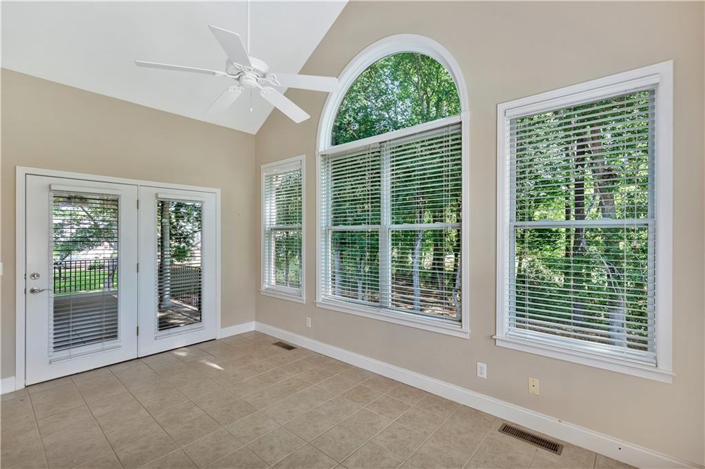 119 Green Chase E Property Photo 28