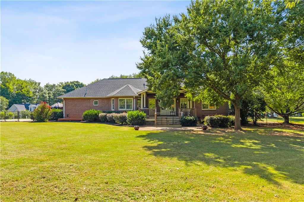 325 Smithfield Dr Property Photo 40