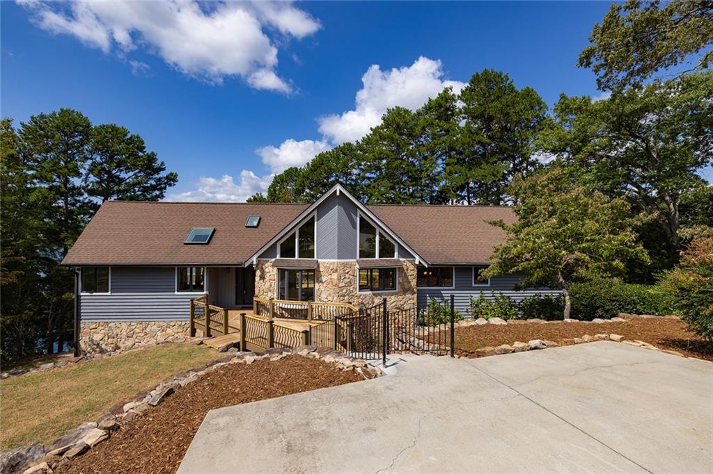 5007 Bridgeview Dr Property Photo 3