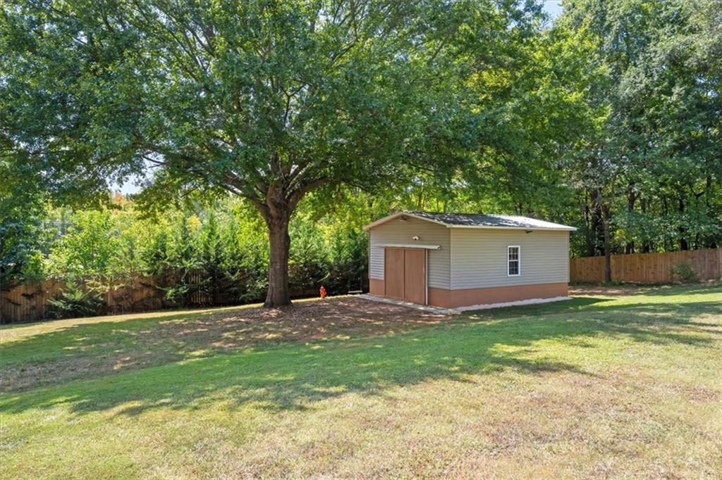 109 Darby Ct Property Photo 4