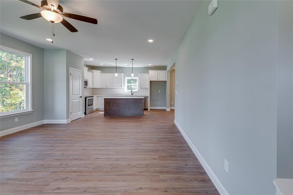 102 Pawleys Ct Property Photo 6