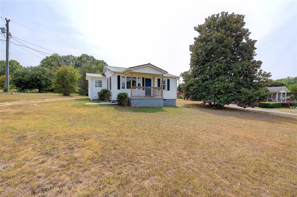 210 Poore Rd Property Photo 2