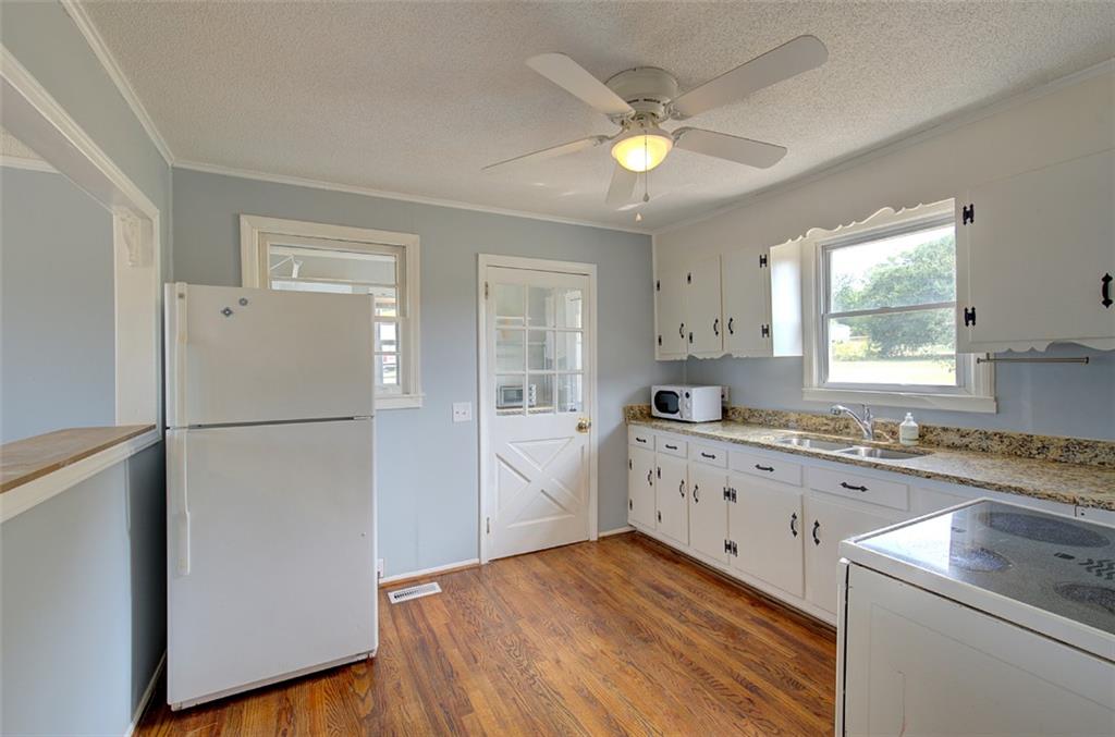 210 Poore Rd Property Photo 12