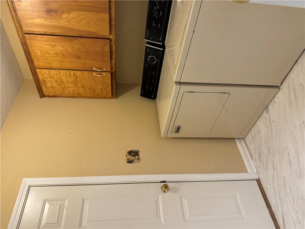 212 Londonberry Dr Property Photo 8