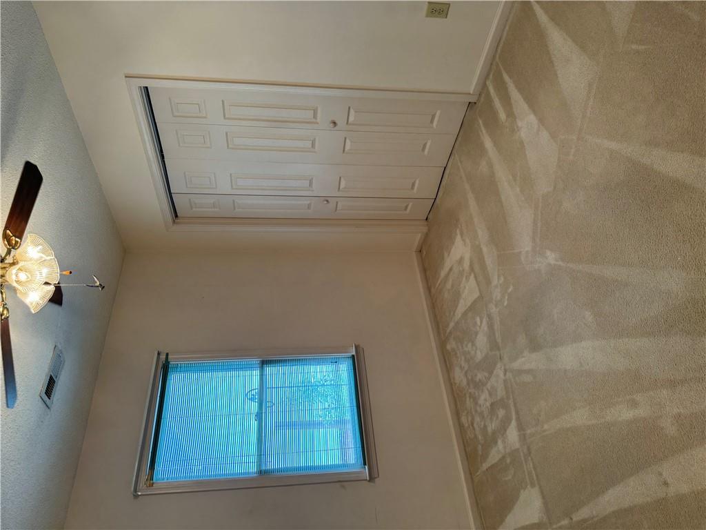 212 Londonberry Dr Property Photo 10