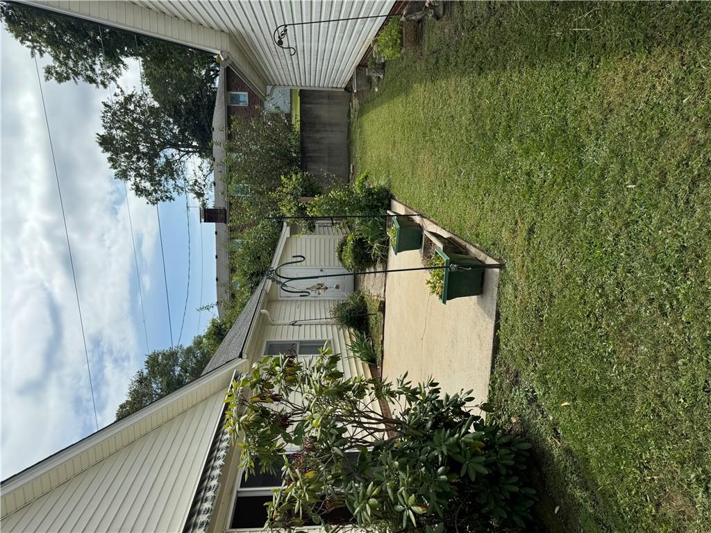 212 Londonberry Dr Property Photo 15
