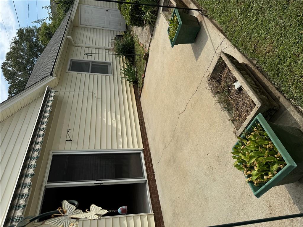 212 Londonberry Dr Property Photo 16