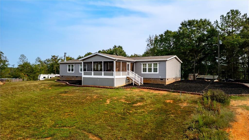 651 Shady Grove Rd Property Photo 3