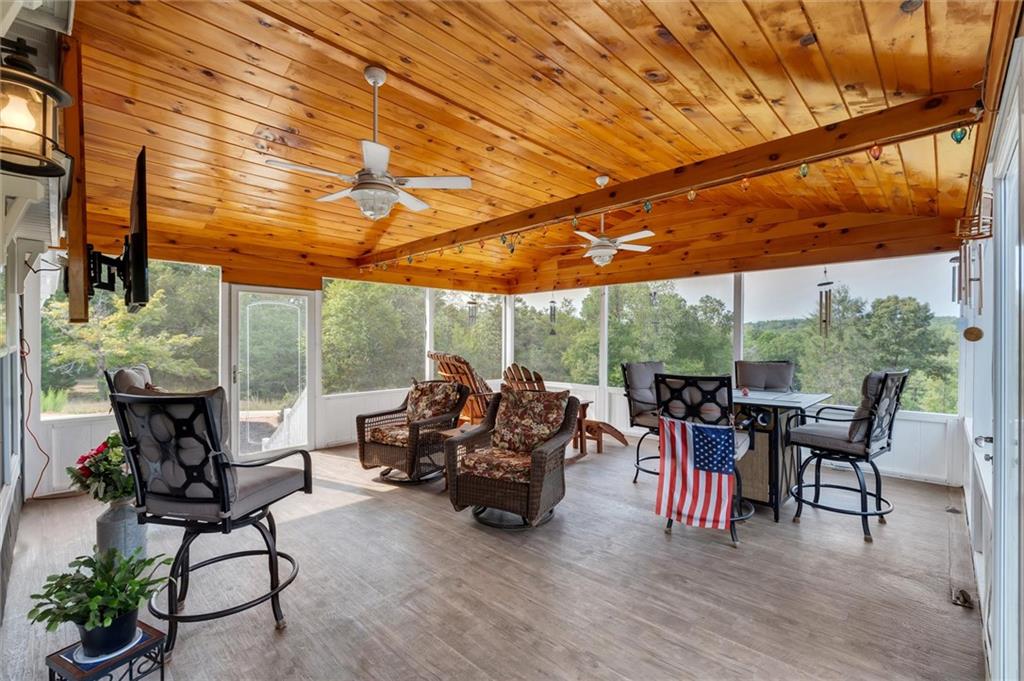 651 Shady Grove Rd Property Photo 6