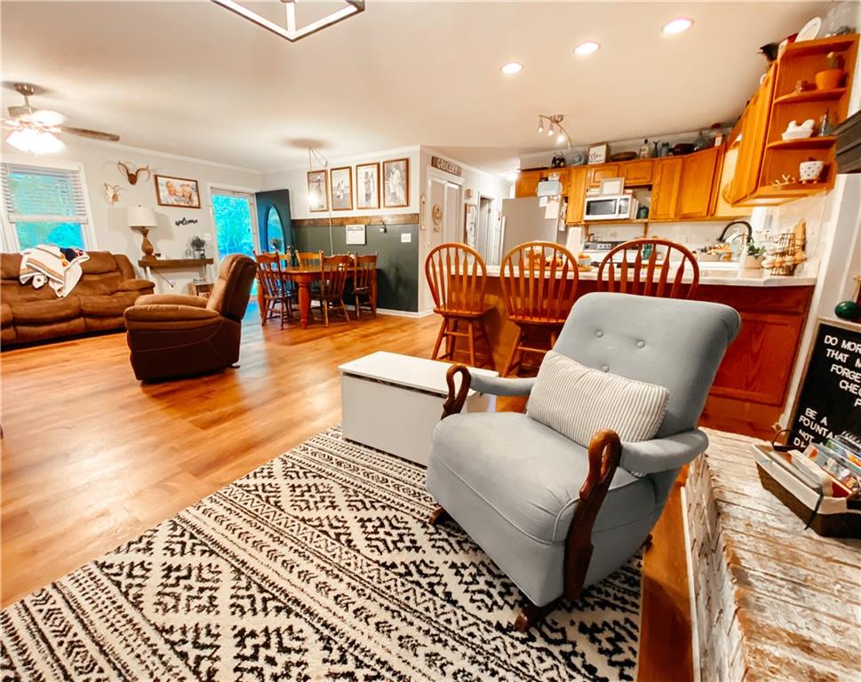 201 Larkwood Rd Property Photo 14