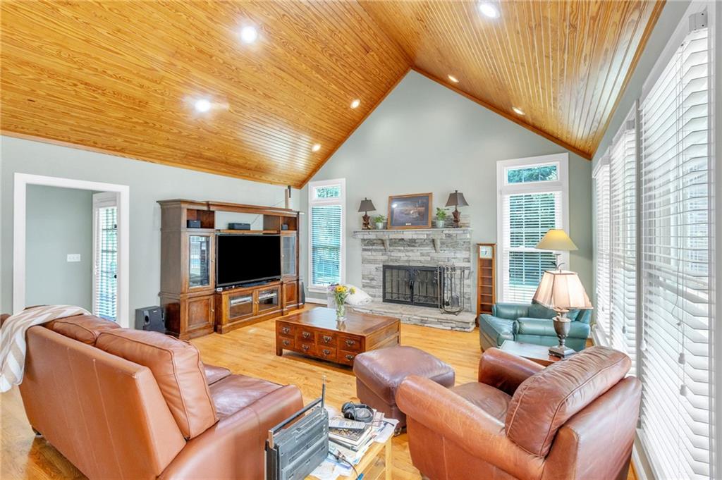 310 Trotter Rd Property Photo 4