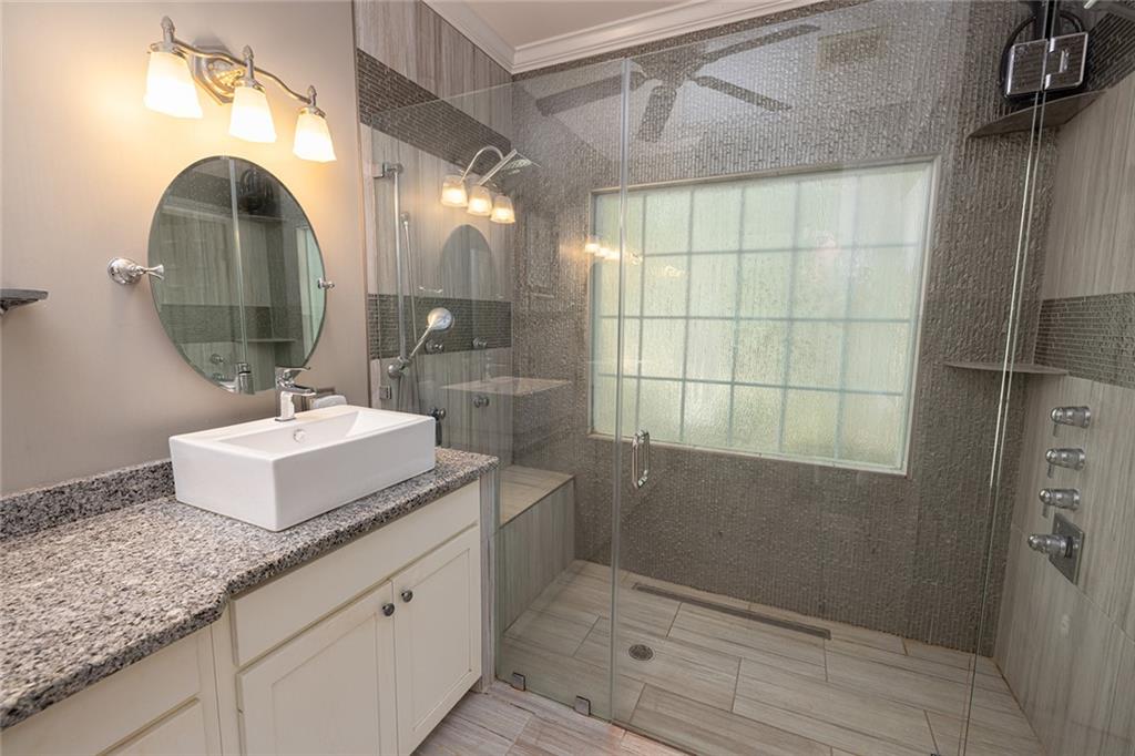 125 Pinnacle Pointe Dr Property Photo 32