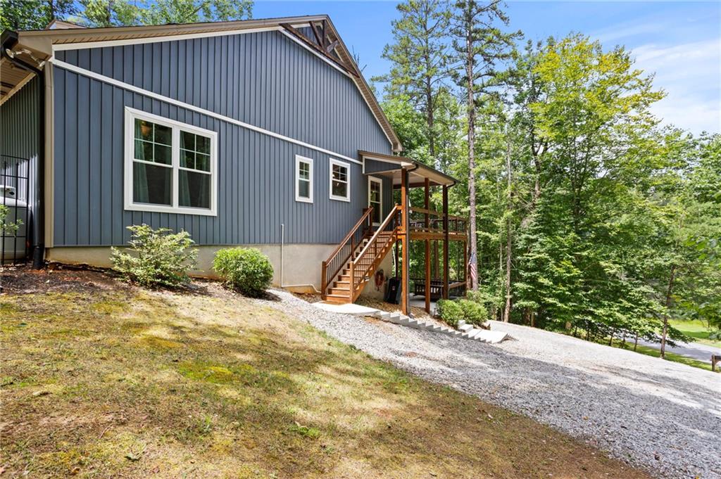 203 Cedar Creek Dr Property Photo 5