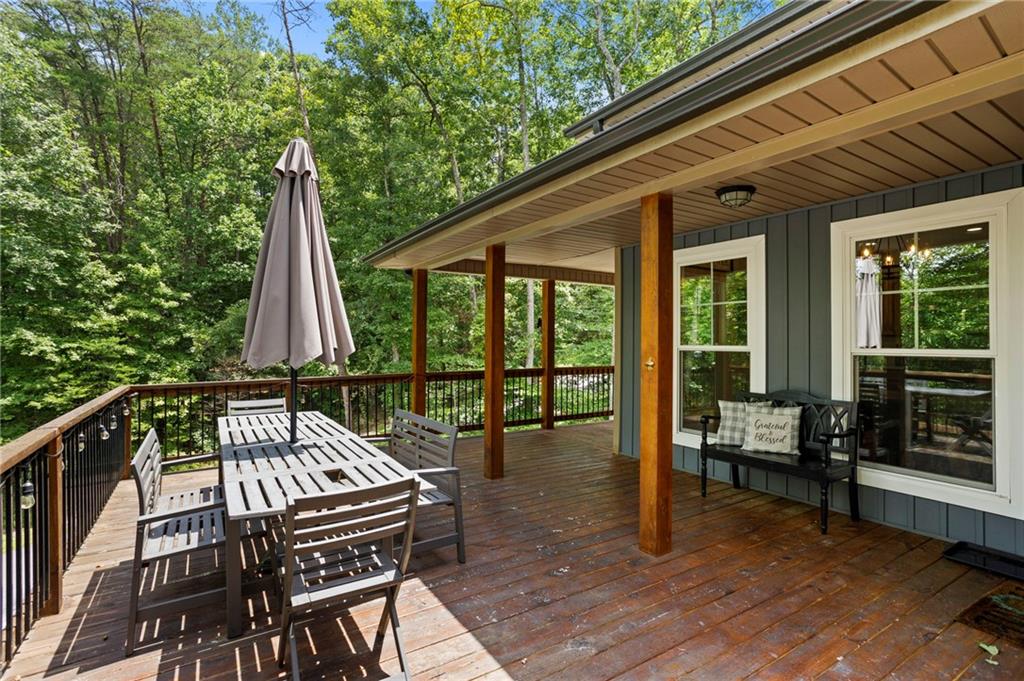 203 Cedar Creek Dr Property Photo 7