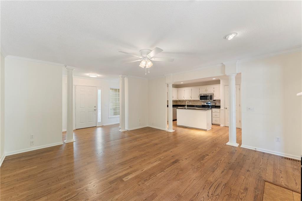 703 Sunny Shore Ln Property Photo 8