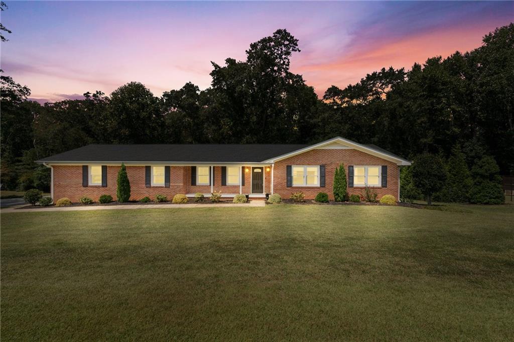 1153 Lakeview Dr Property Photo 1