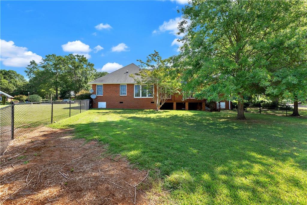 101 Brittany Park Property Photo 32