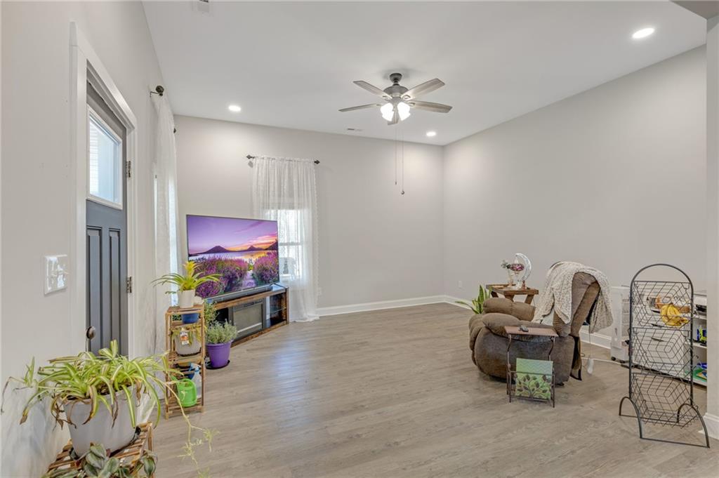521 W Peachtree St Property Photo 7