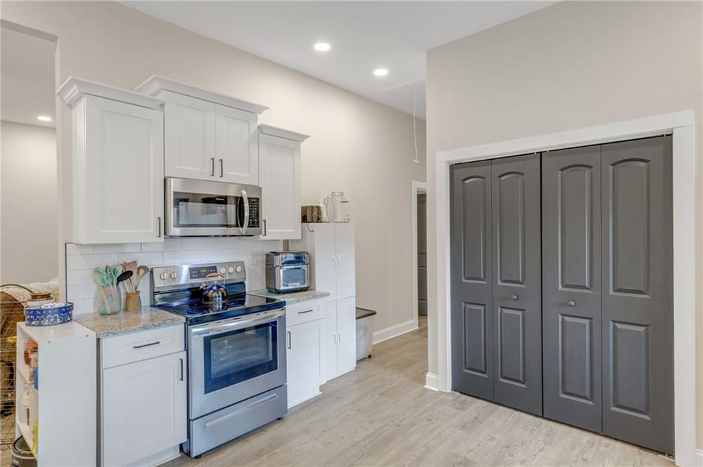 521 W Peachtree St Property Photo 13