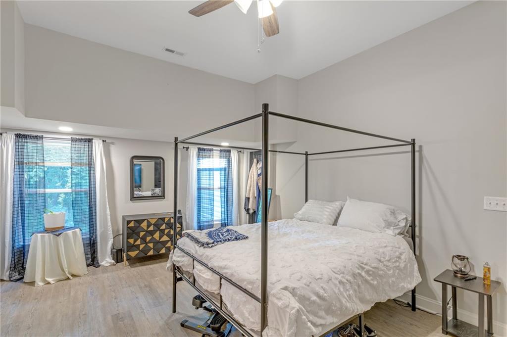 521 W Peachtree St Property Photo 18