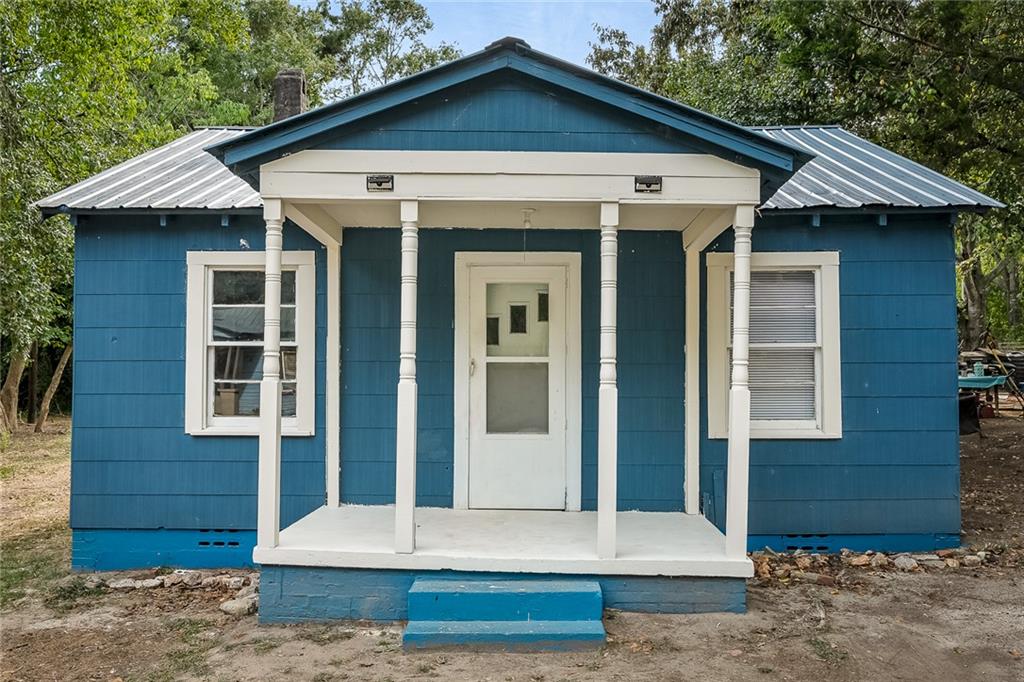 114 Simpson St Property Photo 4