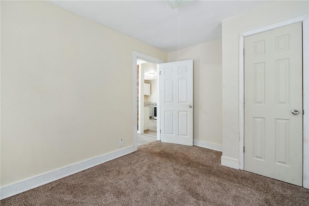 114 Simpson St Property Photo 13