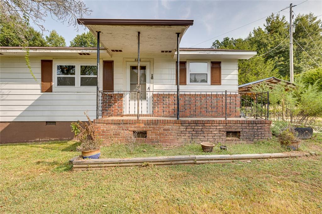 600 Edens Rd Property Photo 5